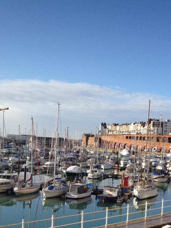 The Royal Oak Hotel Ramsgate Exterior photo